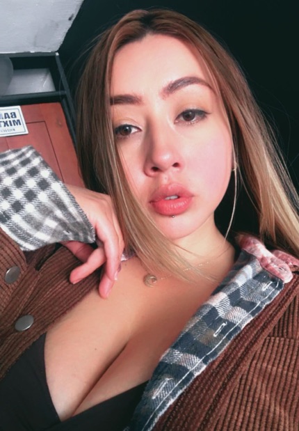 Mia — private video preview