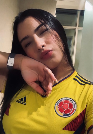 Latina woman from Colombia online for video chat