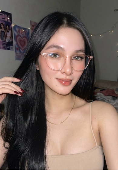 Someone from Vietnam online now for asian video chat